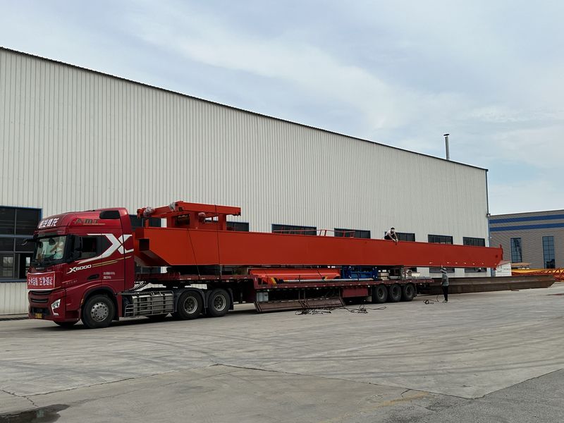 重慶某公司采購我公司一臺新式雙梁通用橋式起重機。