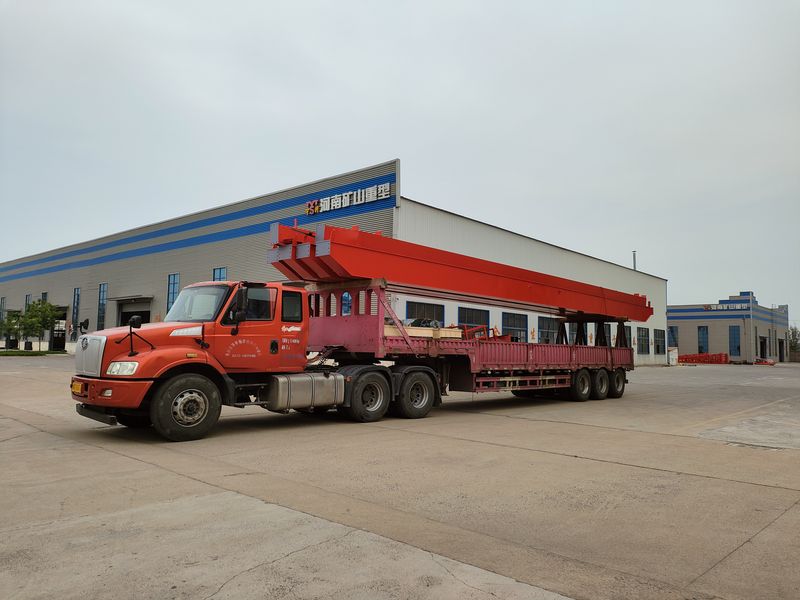 電動(dòng)葫蘆橋式起重機(jī) 3臺(tái) LH5t-17m 制作完成，發(fā)往河南漯河交付客戶使用。