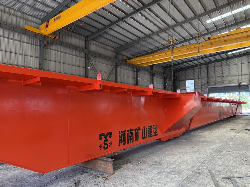 河北邯鄲某鋼鐵貿(mào)易商，2025年已在我公司采購四臺(tái)MG通用門式起重機(jī)，我公司根據(jù)客戶的實(shí)際使用工況，按需設(shè)計(jì)制作，滿足客戶的要求。